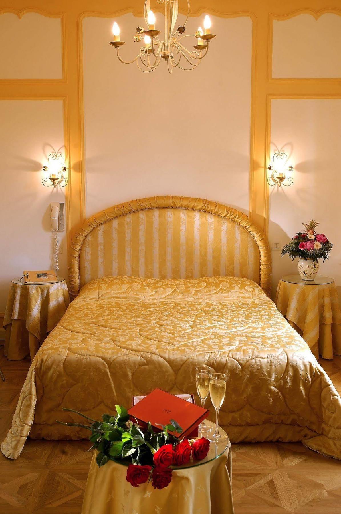 Demeure De Flore Lacabarède Екстериор снимка